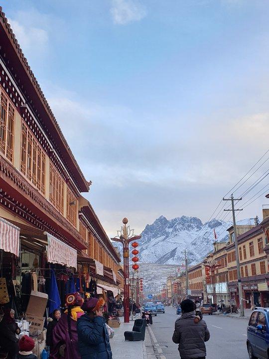 冬季的色達(dá)、亞青及稻城亞丁有一種寧靜的美