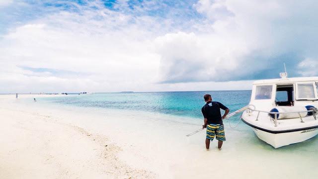 10分鐘帶你登上馬爾代夫無(wú)人島與海龜共游，居民島一日浮潛攻略