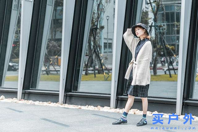 都市戶外風混搭,Smartwool羊毛襪一周繽紛穿搭