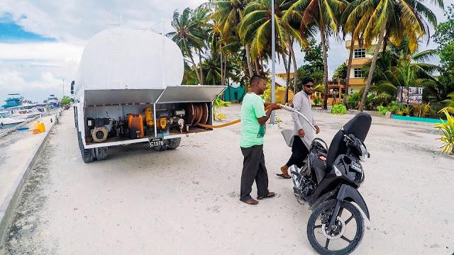 10分鐘帶你登上馬爾代夫無(wú)人島與海龜共游，居民島一日浮潛攻略