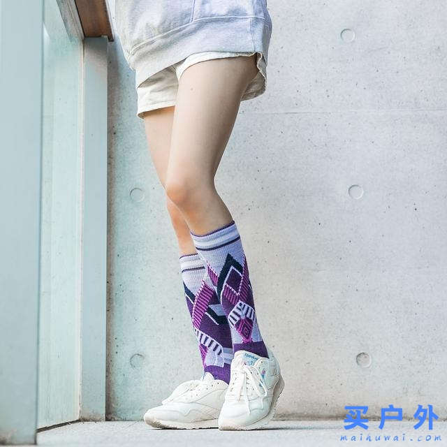 都市戶外風混搭,Smartwool羊毛襪一周繽紛穿搭