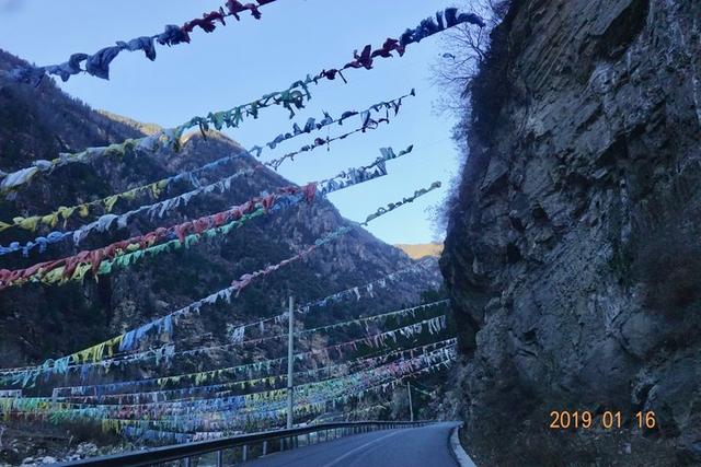 冬季的色達(dá)、亞青及稻城亞丁有一種寧靜的美