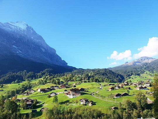 瑞士阿爾卑斯山的愜意生活，我們的詩和遠方