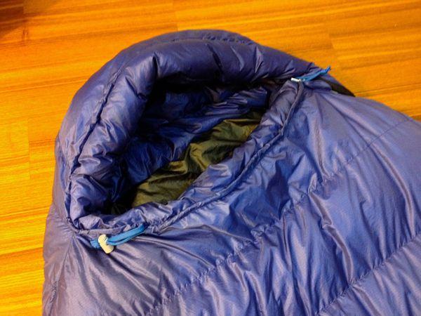 曬一曬土撥鼠Marmot 800蓬鵝絨睡袋，要想露營睡得安穩(wěn)還得靠睡袋