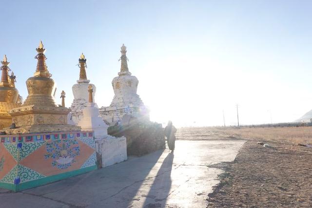 冬季的色達(dá)、亞青及稻城亞丁有一種寧靜的美