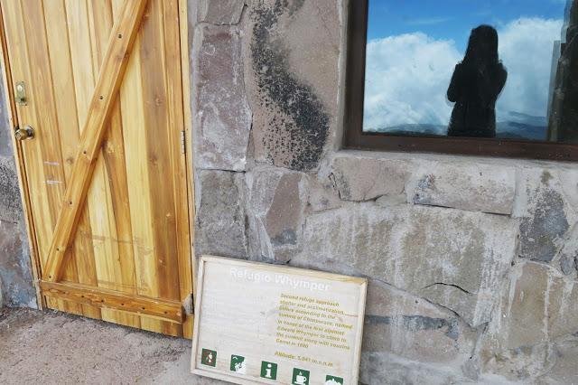 在南美洲厄瓜多爾欽博拉索火山上徒步，雪山比珠穆朗瑪峰要高