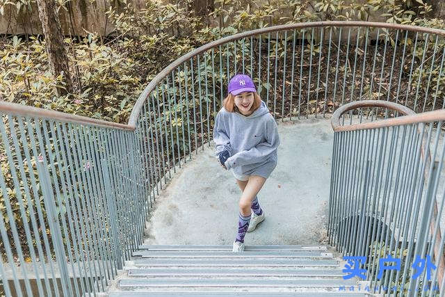 都市戶外風混搭,Smartwool羊毛襪一周繽紛穿搭