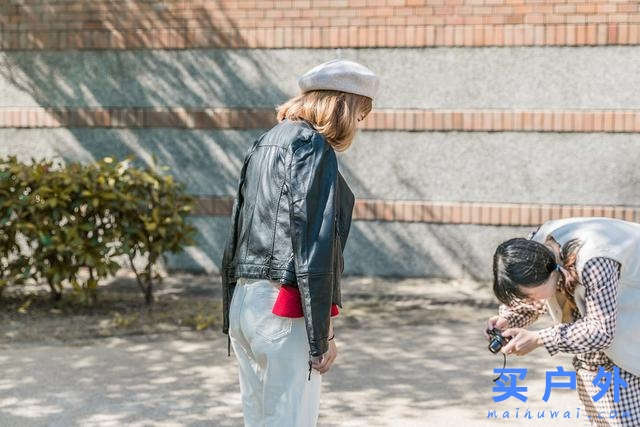 都市戶外風混搭,Smartwool羊毛襪一周繽紛穿搭