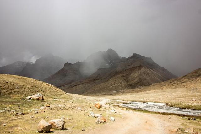 岡仁波齊轉山攻略，我在海拔5600米的雪山上徒步52公里