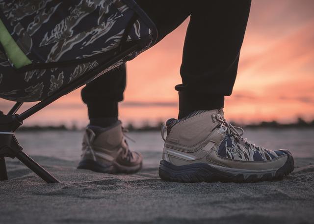 KEEN聯(lián)名潮牌新款重磅登場,繼續(xù)引領(lǐng)戶外時尚風(fēng)潮