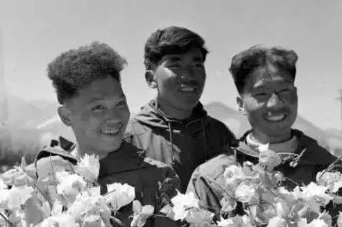 吳京要拍戶外電影啦,《攀登者》幕后真實(shí)感人故事!