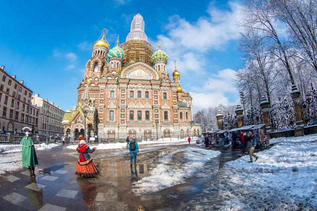 去俄羅斯旅行，用魚眼鏡頭記錄視野下的銀白世界