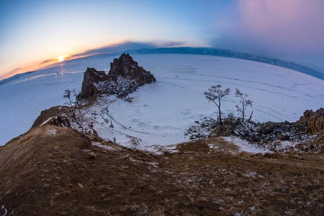 去俄羅斯旅行，用魚眼鏡頭記錄視野下的銀白世界
