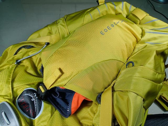 Osprey小鷹Momentum 34通勤電腦包開箱，通勤戶外兩相宜