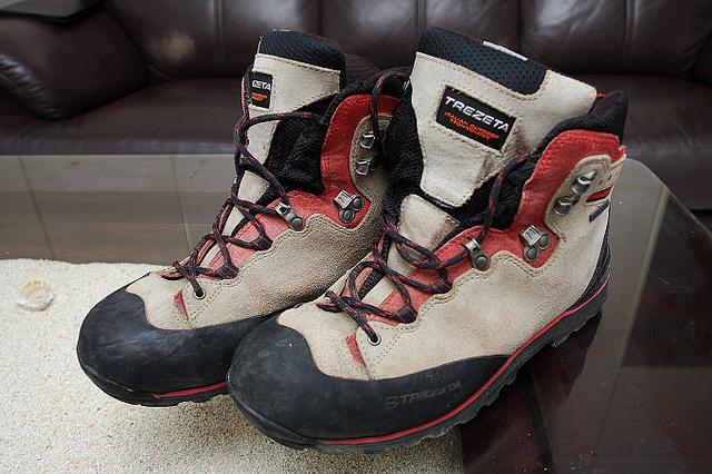 我的第一雙阿索羅Asolo戶外登山鞋開箱,還沒有穿出去實際評測