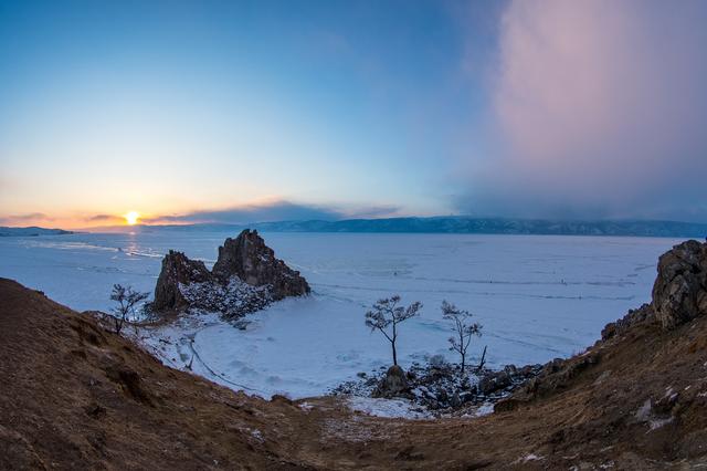 去俄羅斯旅行，用魚眼鏡頭記錄視野下的銀白世界