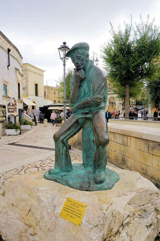 意大利馬泰拉，窮山惡水也要活下去的鬼城