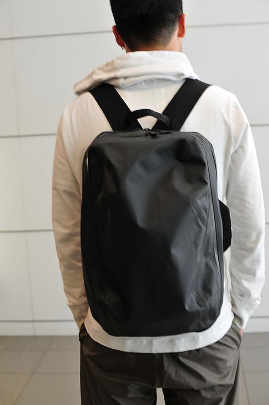 Arc'teryx除了戶外背包，還有高端雙肩筆記本電腦背包