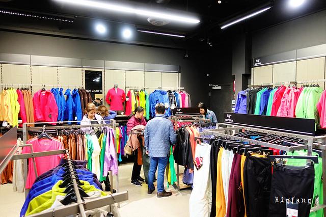 加拿大溫哥華必買必逛,Arc’Teryx始祖鳥品牌折扣店