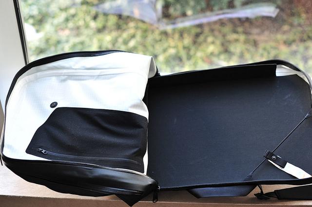 Arc'teryx除了戶外背包，還有高端雙肩筆記本電腦背包