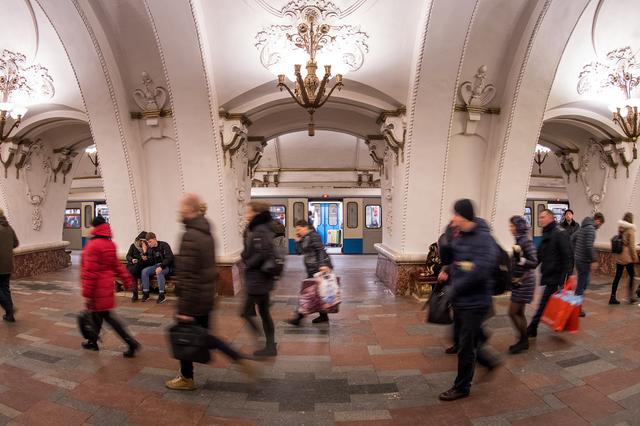 去俄羅斯旅行，用魚眼鏡頭記錄視野下的銀白世界