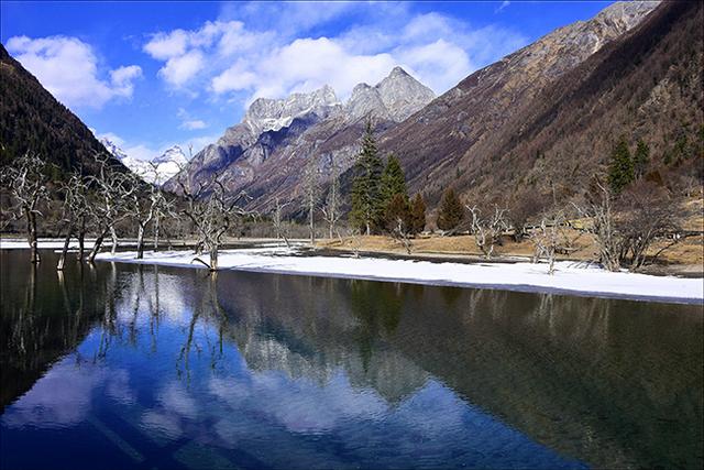 四姑娘山雙橋溝，適合休閑旅游的人看風景