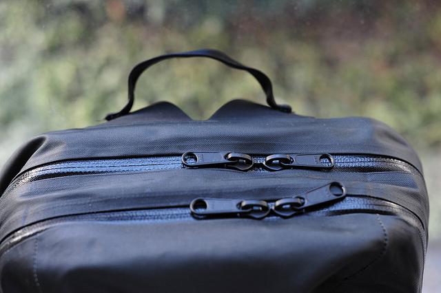 Arc'teryx除了戶外背包，還有高端雙肩筆記本電腦背包