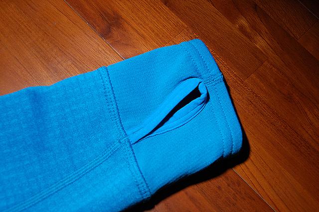 Patagonia(巴塔哥尼亞)R1拉鏈抓絨保暖衣開箱,R系列最經典