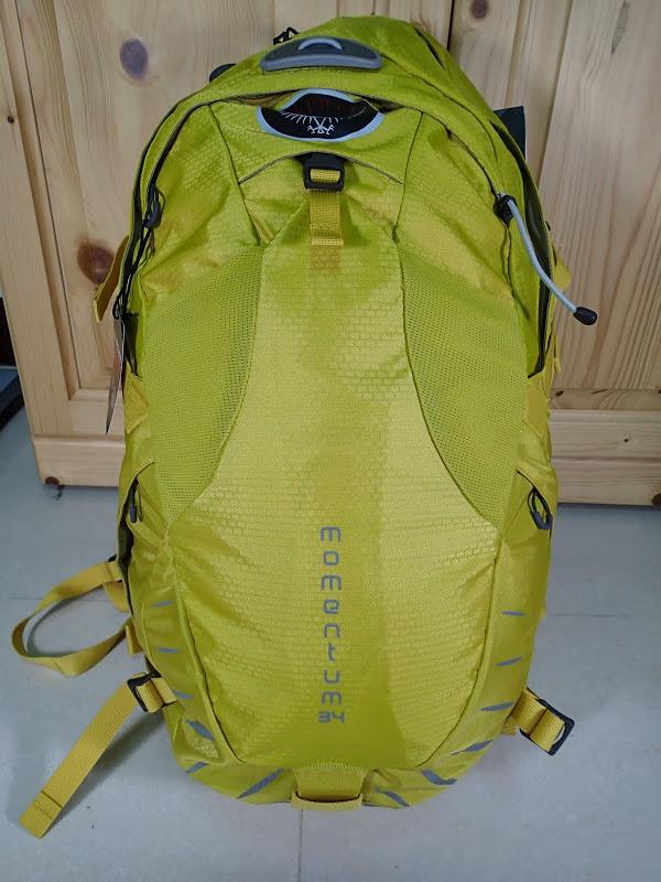 Osprey小鷹Momentum 34通勤電腦包開箱，通勤戶外兩相宜