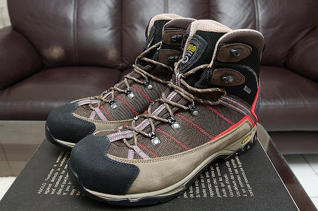 我的第一雙阿索羅Asolo戶外登山鞋開箱,還沒有穿出去實際評測