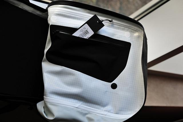 Arc'teryx除了戶外背包，還有高端雙肩筆記本電腦背包