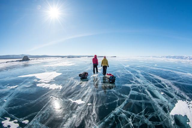 去俄羅斯旅行，用魚眼鏡頭記錄視野下的銀白世界