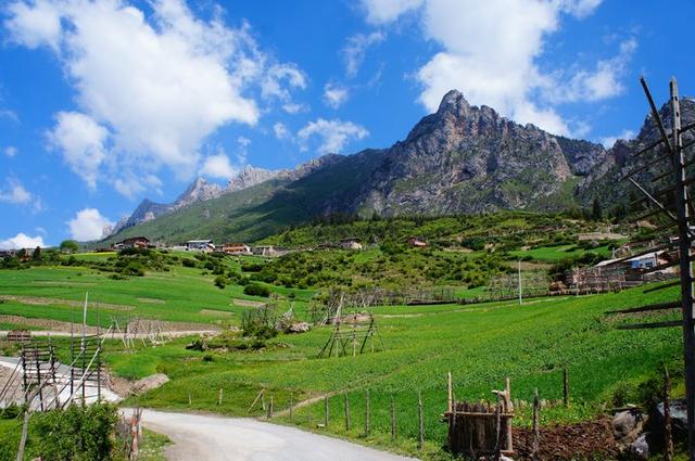 去甘南旅行度假,一路向西越遠越美的風景