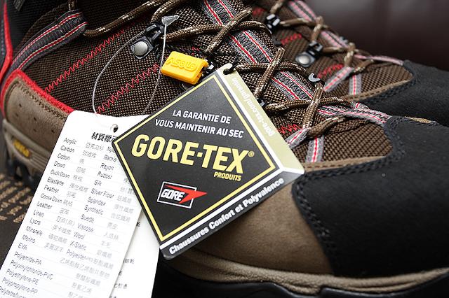 我的第一雙阿索羅Asolo戶外登山鞋開箱,還沒有穿出去實際評測