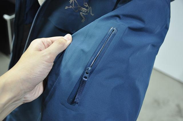Arc’teryx始祖鳥保暖夾克開箱，一件可以穿去滑雪的羽絨服