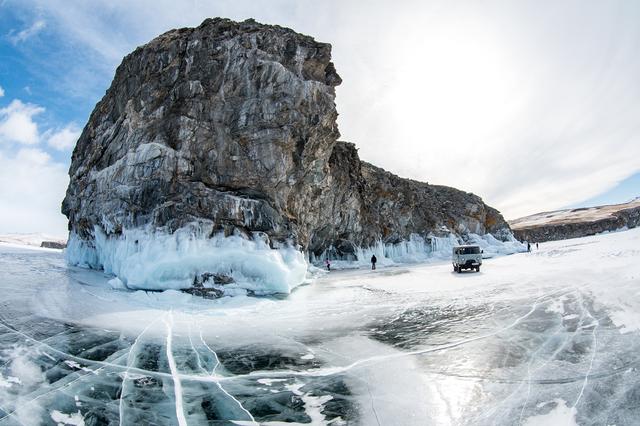 去俄羅斯旅行，用魚眼鏡頭記錄視野下的銀白世界