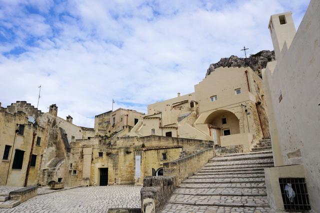 意大利馬泰拉，窮山惡水也要活下去的鬼城