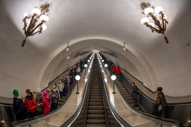 去俄羅斯旅行，用魚眼鏡頭記錄視野下的銀白世界