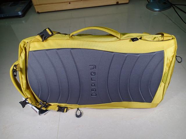 Osprey小鷹Momentum 34通勤電腦包開箱，通勤戶外兩相宜