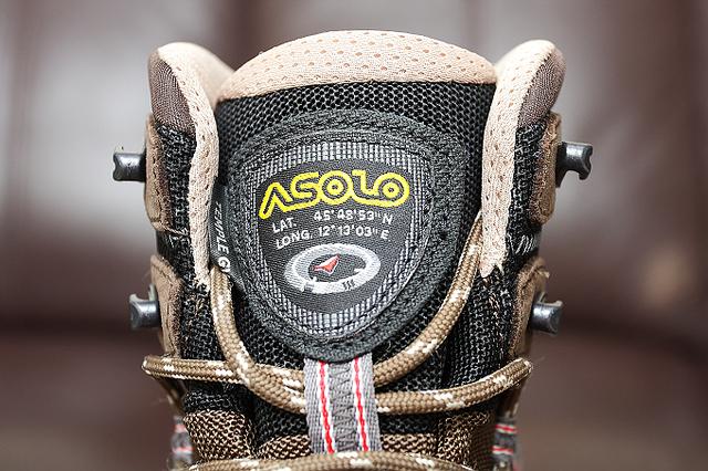 我的第一雙阿索羅Asolo戶外登山鞋開箱,還沒有穿出去實際評測