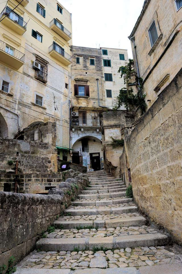 意大利馬泰拉，窮山惡水也要活下去的鬼城