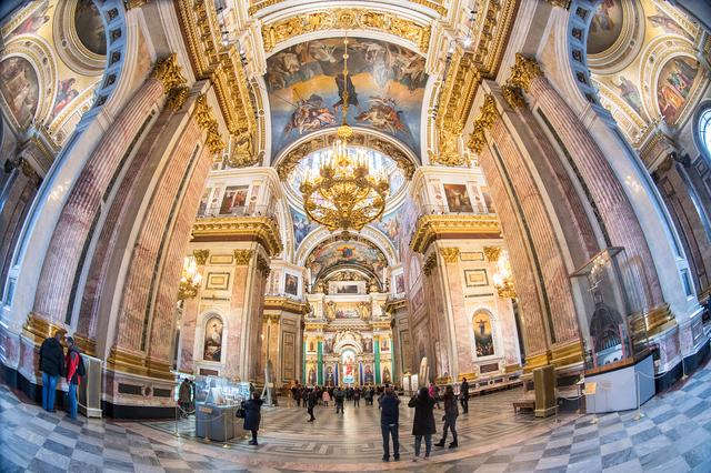 去俄羅斯旅行，用魚眼鏡頭記錄視野下的銀白世界