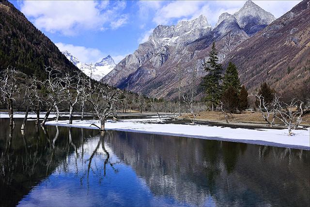 四姑娘山雙橋溝，適合休閑旅游的人看風景