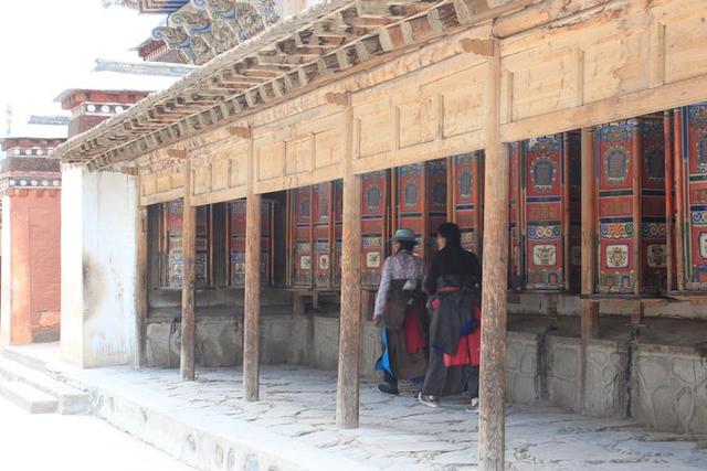 去甘南旅行度假,一路向西越遠越美的風景