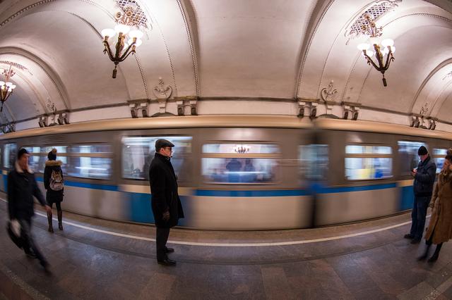 去俄羅斯旅行，用魚眼鏡頭記錄視野下的銀白世界