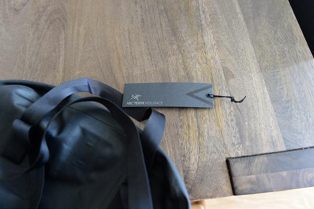 始祖鳥Veilance都市商務系列背包開箱，極簡主義的新選擇