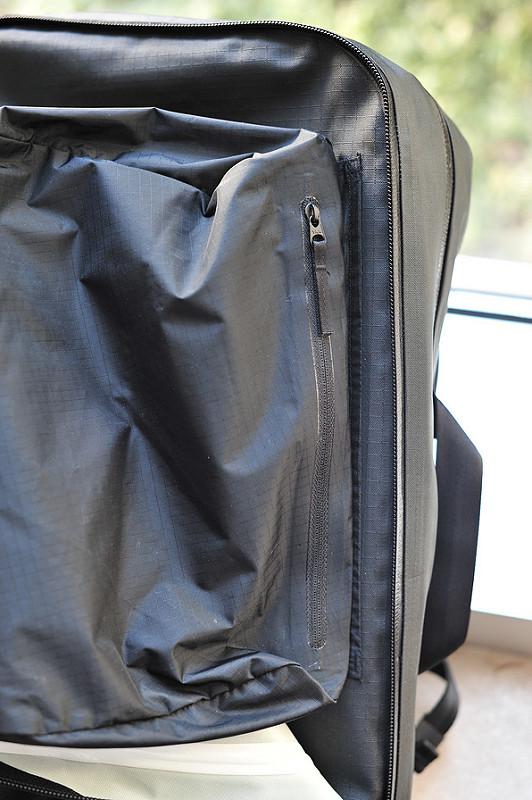 Arc'teryx除了戶外背包，還有高端雙肩筆記本電腦背包