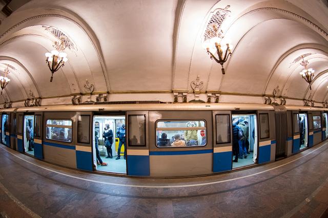 去俄羅斯旅行，用魚眼鏡頭記錄視野下的銀白世界