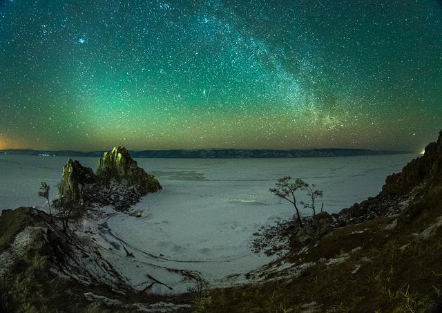 去俄羅斯旅行，用魚眼鏡頭記錄視野下的銀白世界