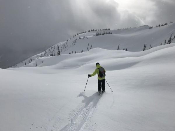 如何選擇沖鋒衣?沖鋒衣全面介紹及選購指南